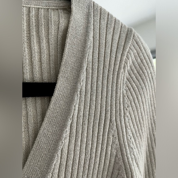 Gap Metallic V-neck Ribbed Cardigan Size XS NWOT - Picture 6 of 15